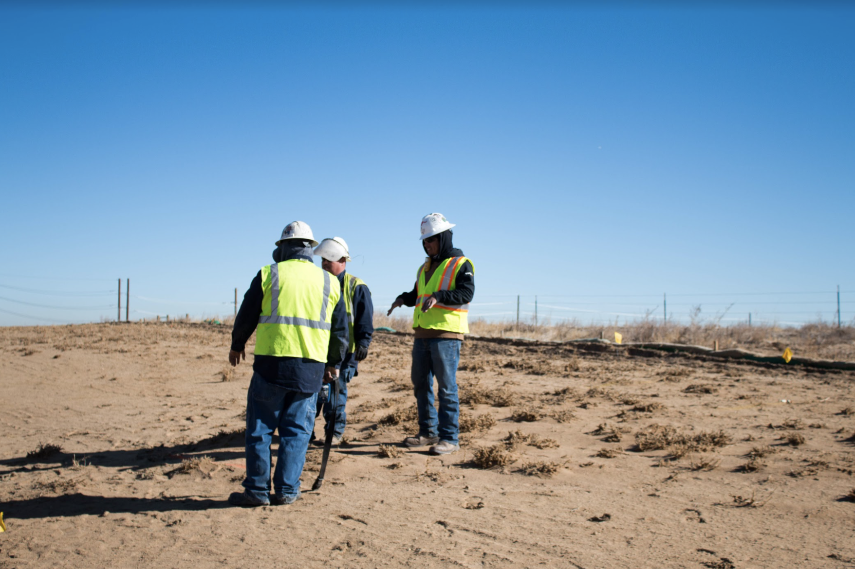 We stepped onto the flowline site with Everardo, or Evvy as his crew knows him, to see a day in the life of our flowline division! 