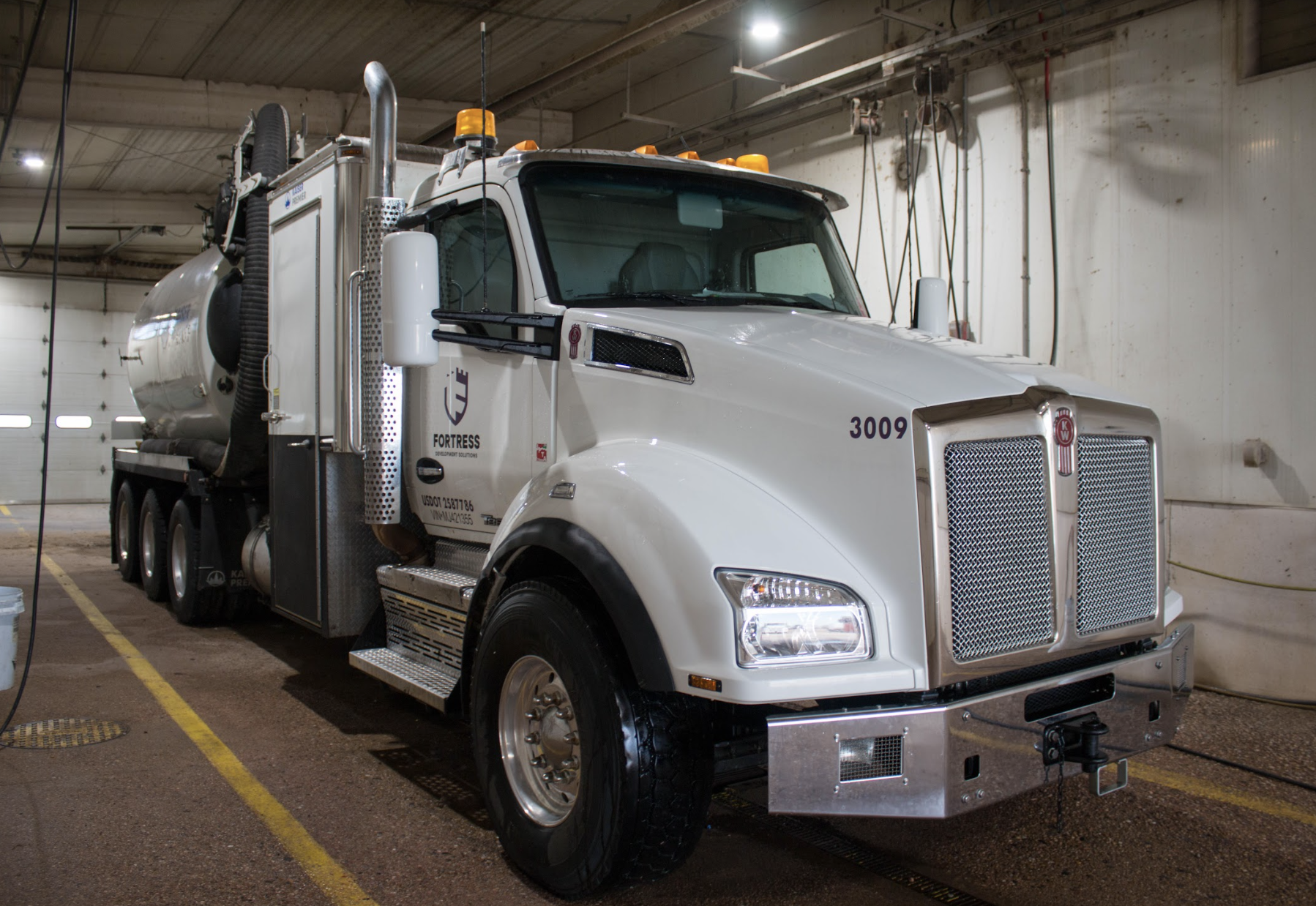 LWM Washout In Greeley Colorado. Truckers Can Enjoy A Quick Truck Wash While Relaxing In Our Drivers Lounge. 